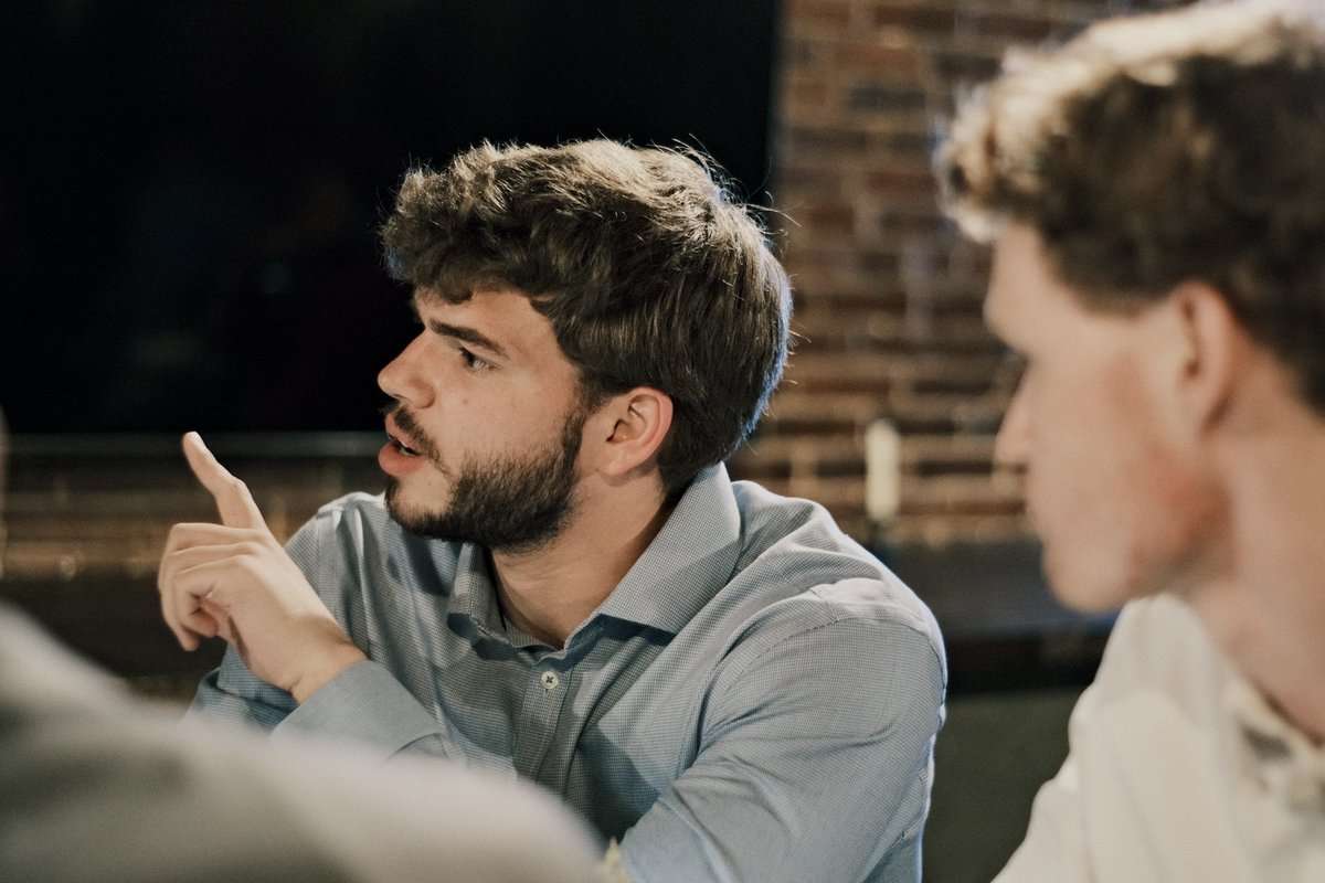 umdeclaration's tweet image. Time flies, our 9th symposium is already here! Huge thanks to Dr. Matthew Trudgen for kicking things off last night with an engaging discussion on the importance of the U.S.–Canada relationship.