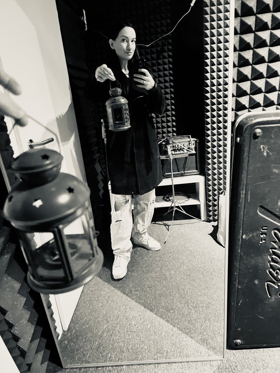 Mary had a little lamp.
#FreitagsWirdDieLampeGehalten