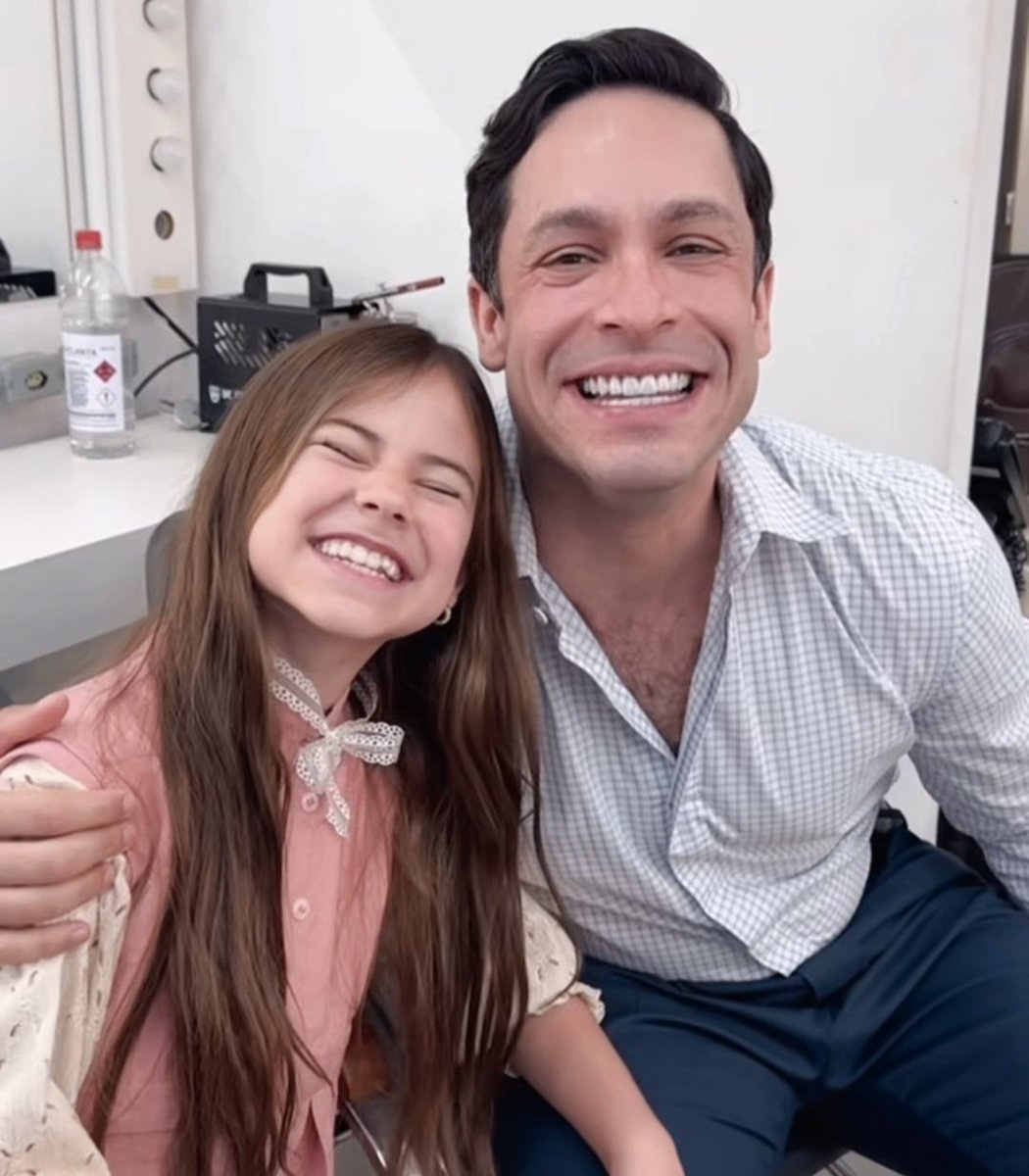 precioussmel's tweet photo. A Mel Summers irá aparecer HOJE em Êta Mundo Melhor como a Aninha! 🥹
Eu tô tão orgulhosa dela, ela merece o mundo todinho!!
Tô surtando de ansiedade porque sei que ela vai brilhar MUITO, como smp 🥹🥹
E preparem o coração pq vai ser lindo DEMAIS 👒💚
#MelSummers
#EtaMundoMelhor https://t.co/Hda5sk8pYx