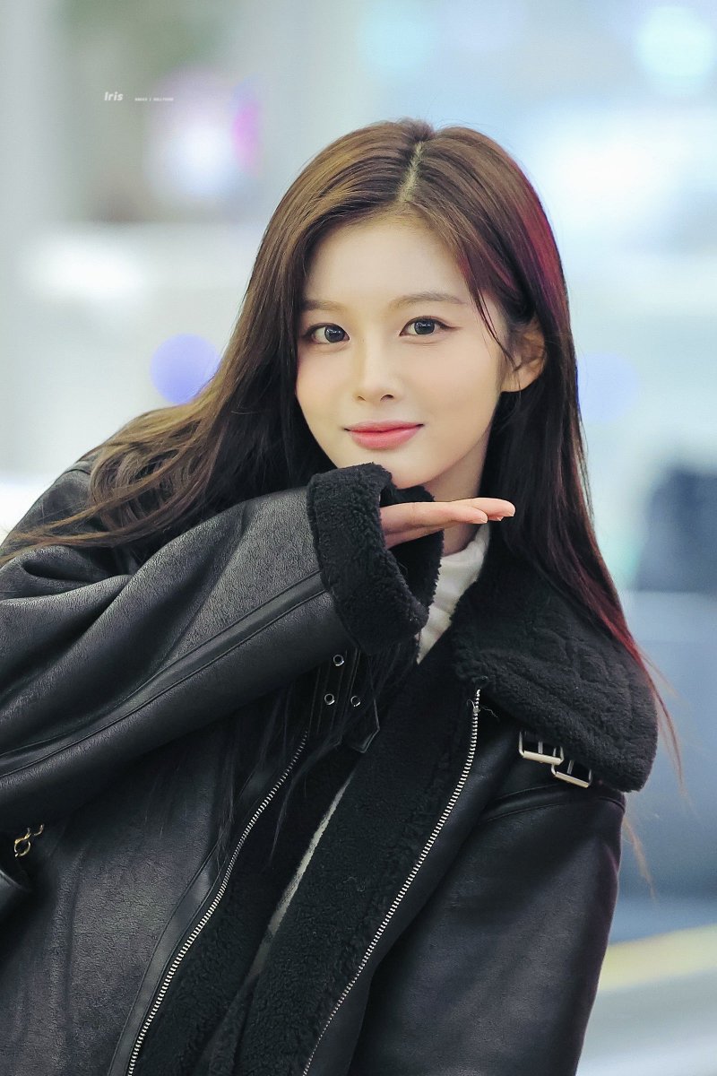 251107 ,,, ₍ᐢ..ᐢ₎ ,,,🖤
#NMIXX #엔믹스 #SULLYOON #설윤