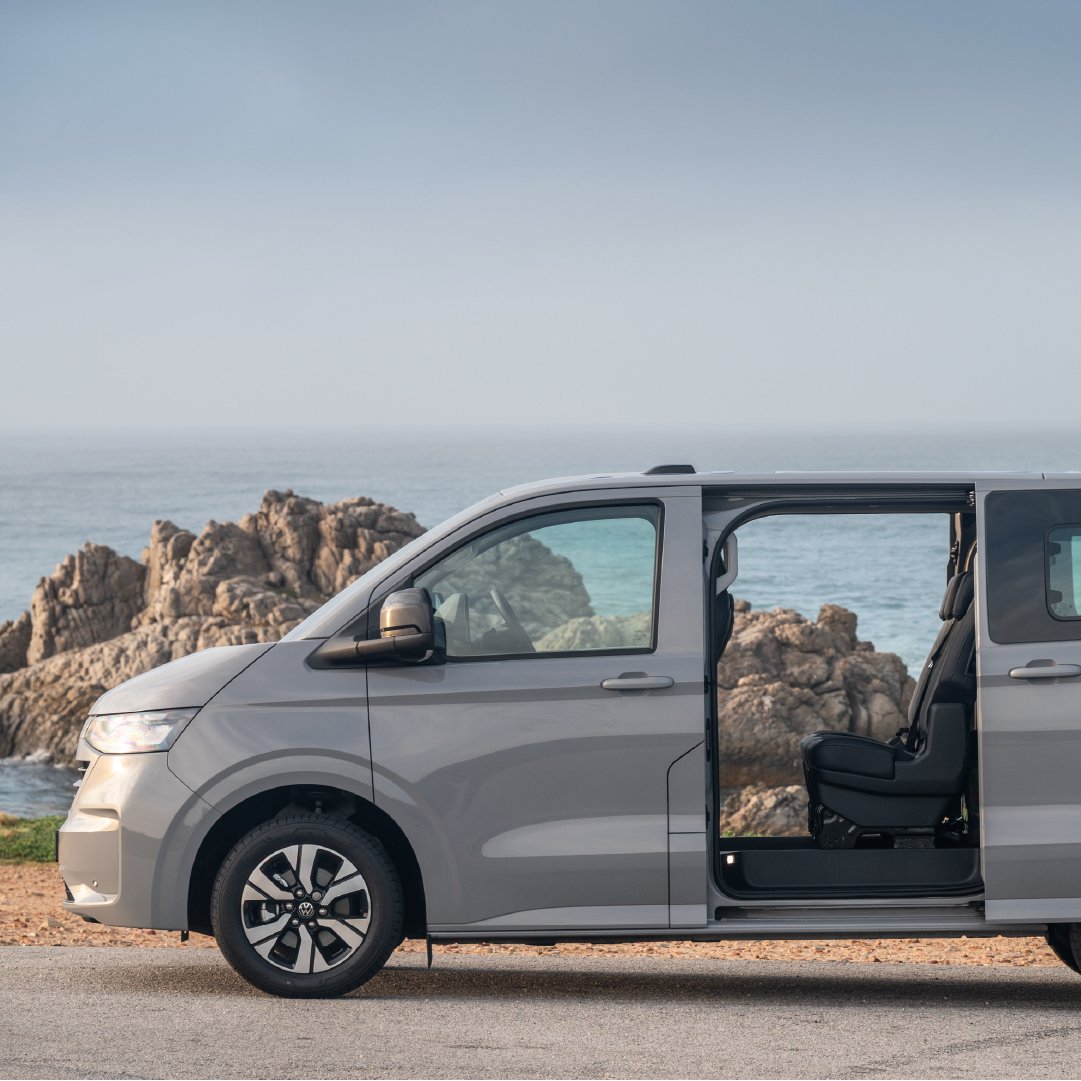 Motus_VW's tweet image. 110 kW. 2.0 TSI. 7-speed DSG.

The new Transporter Kombi seats up to 9 in comfort. With modern tech, a bold new design, and room for everything that matters.

Book a test drive at Motus Volkswagen: motusvw.co.za/models/new-tra…

#TransporterKombi #Motus #VW #BusinessMeetsComfort