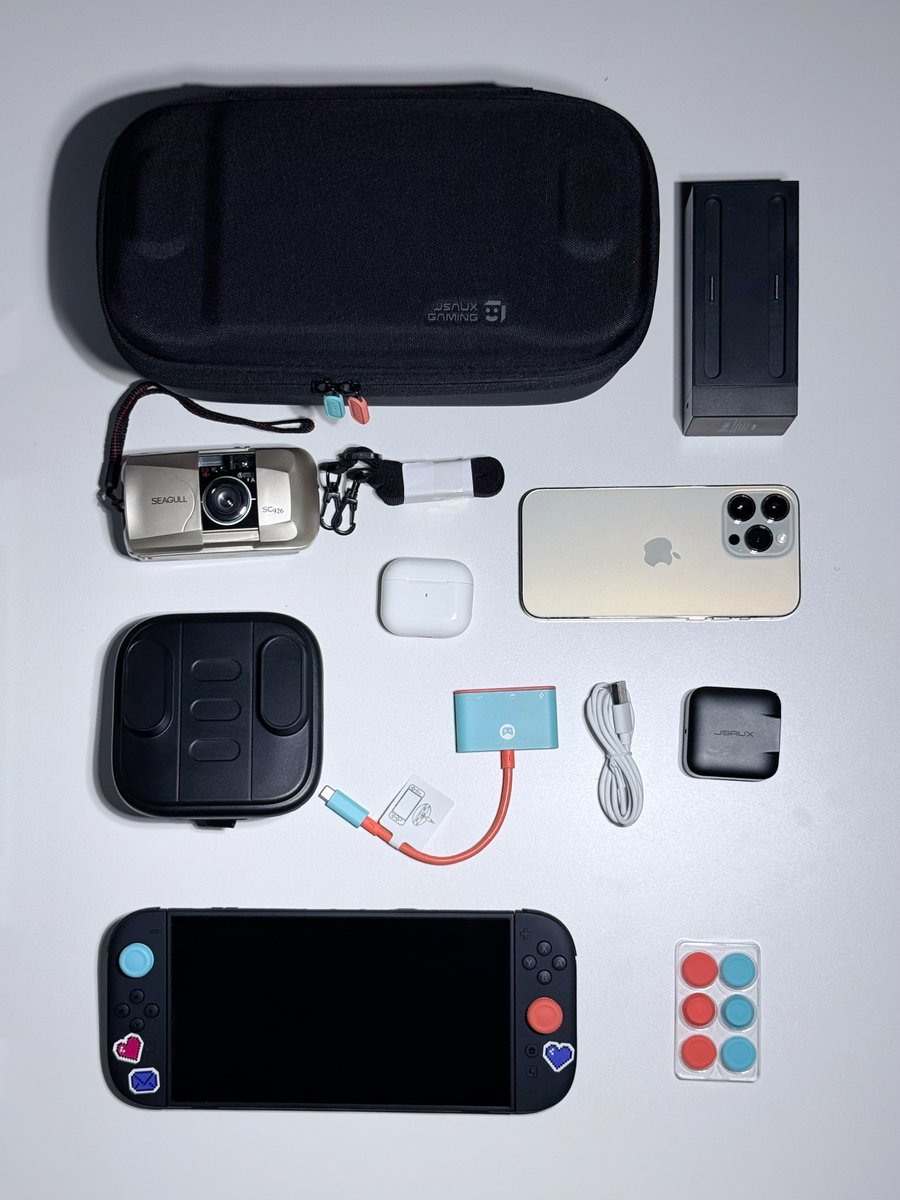 jsauxofficial's tweet image. Looks small, but fits it all. 😎⚡
#Switch2 #Carryingcase #packing