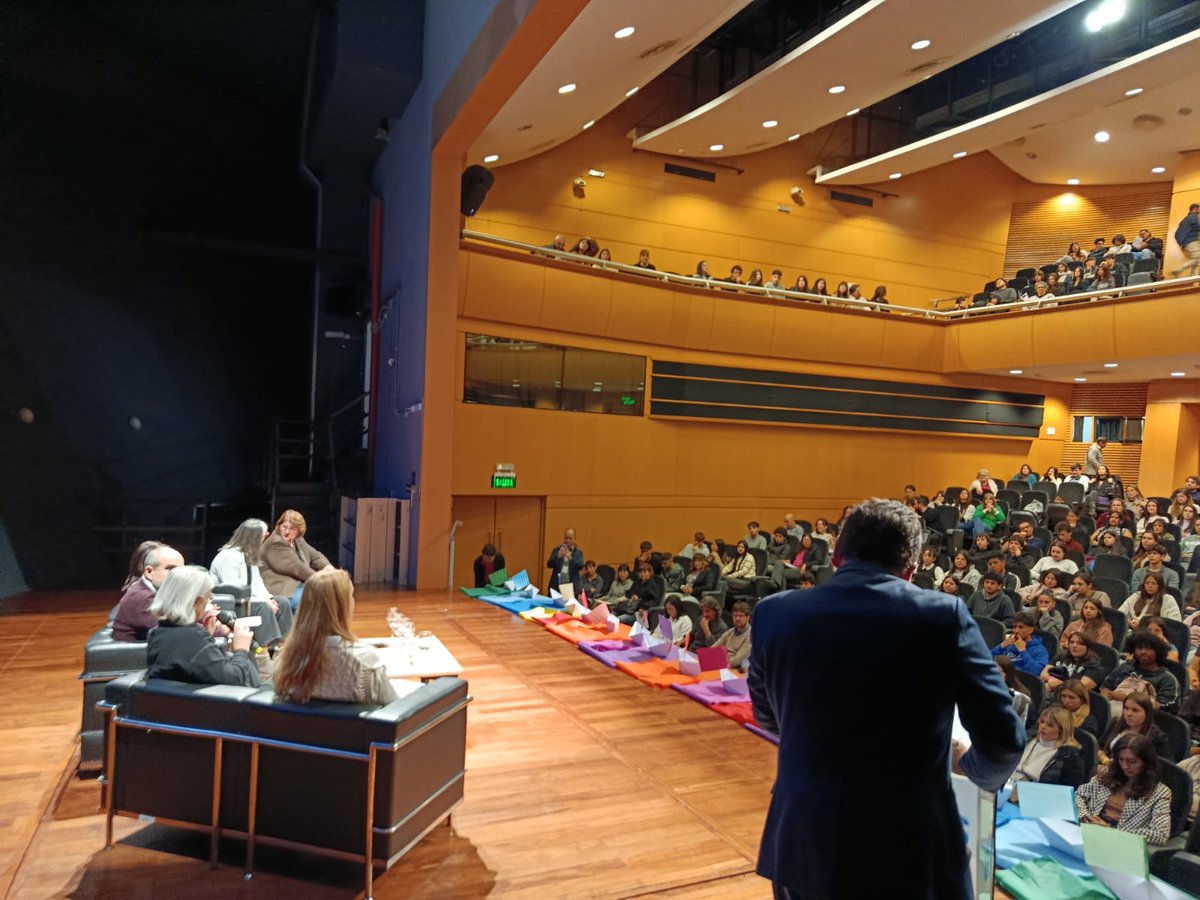 cfe_anep's tweet image. Cierre de actividades 2025 del Programa Ciencia Joven 🔬🧬🧪 

El programa nace del convenio entre la @ANEP_Uruguay y @PEDECIBA del @MEC_Uruguay,  y la @Udelaruy. Tiene por objetivo fortalecer el vínculo entre la construcción de conocimiento científico y su enseñanza.