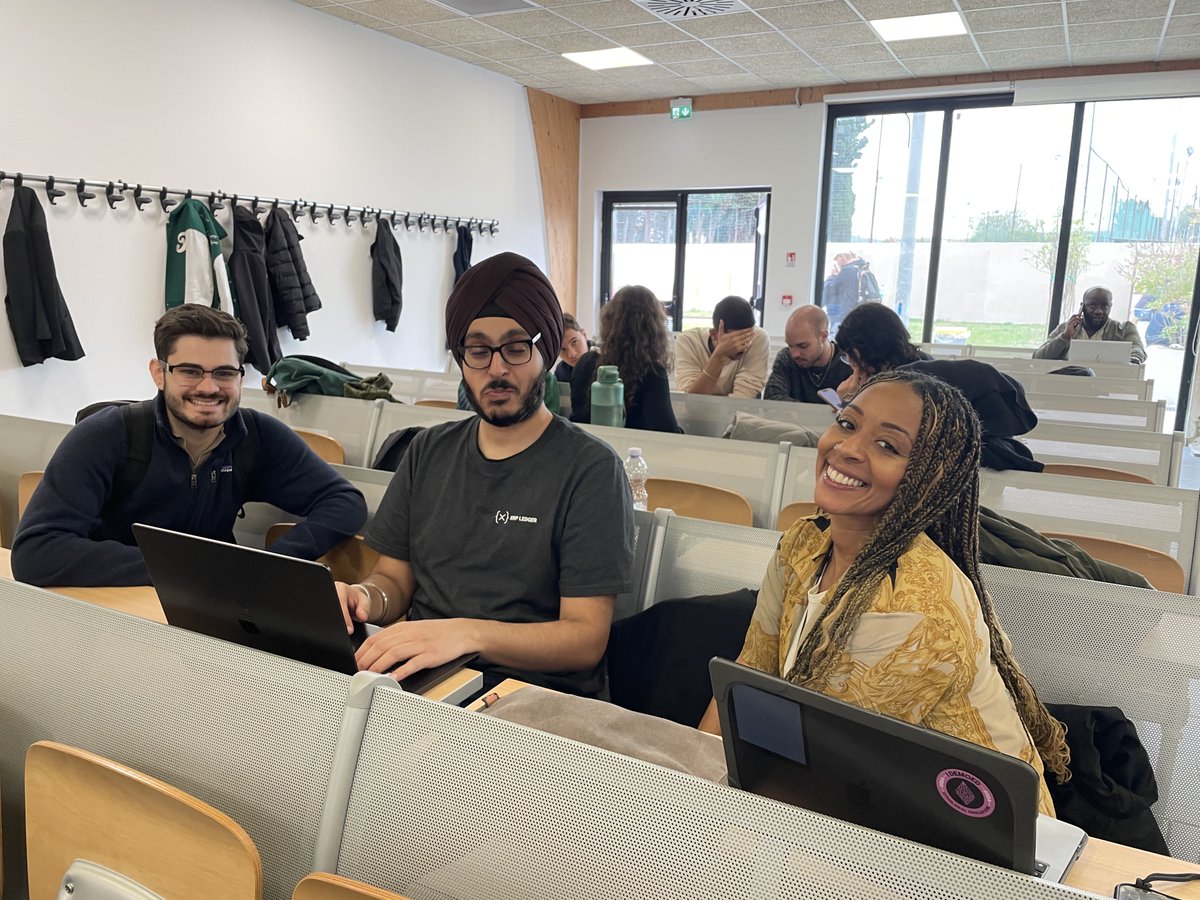 xrpl_commons's tweet image. Ciao da Roma! 🇮🇹 The IXH 25 Hackathon has kicked off and the room is buzzing.

Students from top Italian universities and across Europe are coming together to advance #cryptography and #Blockchain . 
Several of the XRPL Commons 🌊Aquarium residents are also attending and bringing…