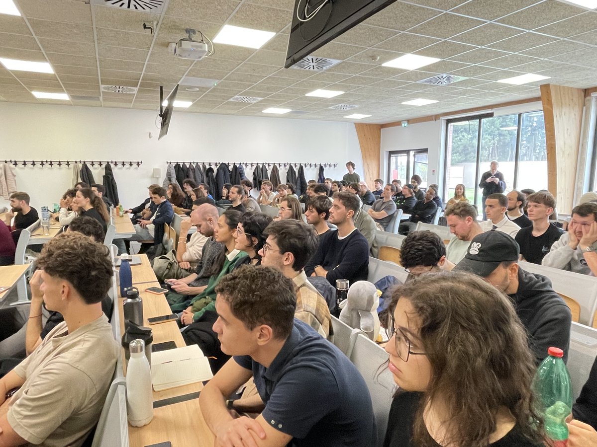 xrpl_commons's tweet image. Ciao da Roma! 🇮🇹 The IXH 25 Hackathon has kicked off and the room is buzzing.

Students from top Italian universities and across Europe are coming together to advance #cryptography and #Blockchain . 
Several of the XRPL Commons 🌊Aquarium residents are also attending and bringing…