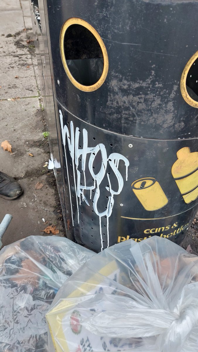 The Litterpicking Ninjas have cleaned the Remembrance route. 
Thanks everyone.