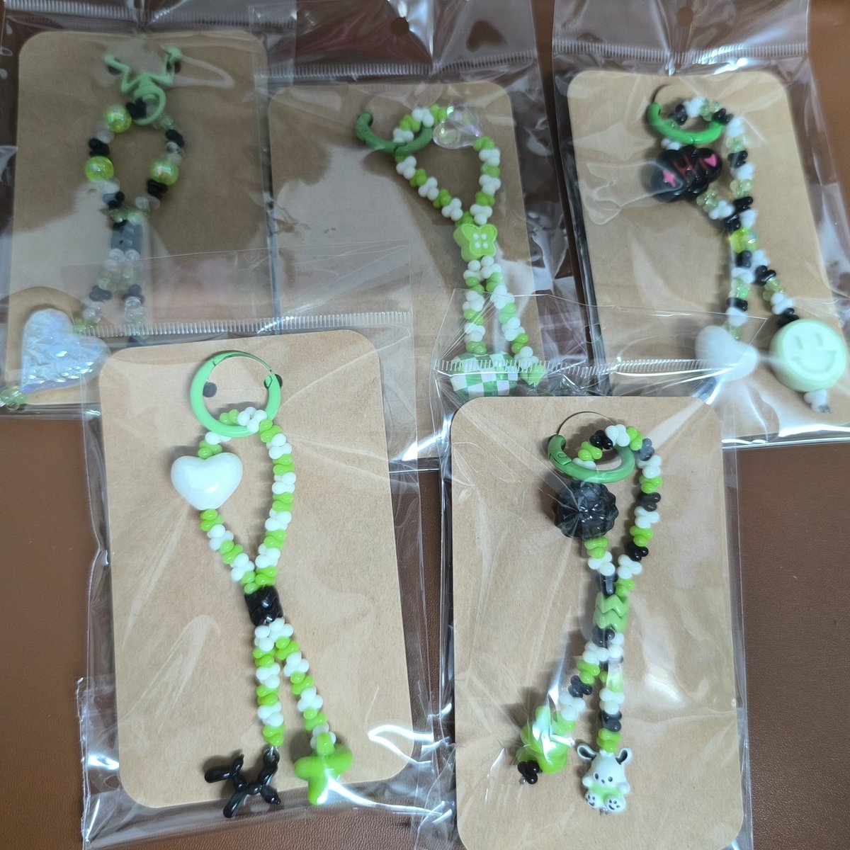 myoongyuji's tweet photo. Hiii PLLIs~ See you at @codehamin 's Hamin Birthday Celebration ๐ซถ๐ผ๐๐ค๐๐ค๐
I'll be giving bag charms as freebies to everyone. ๐ฅบ๐ซถ๐ผ
#404NOTFOUND #CodingWithHaminPH https://t.co/gRxNNWrW6y