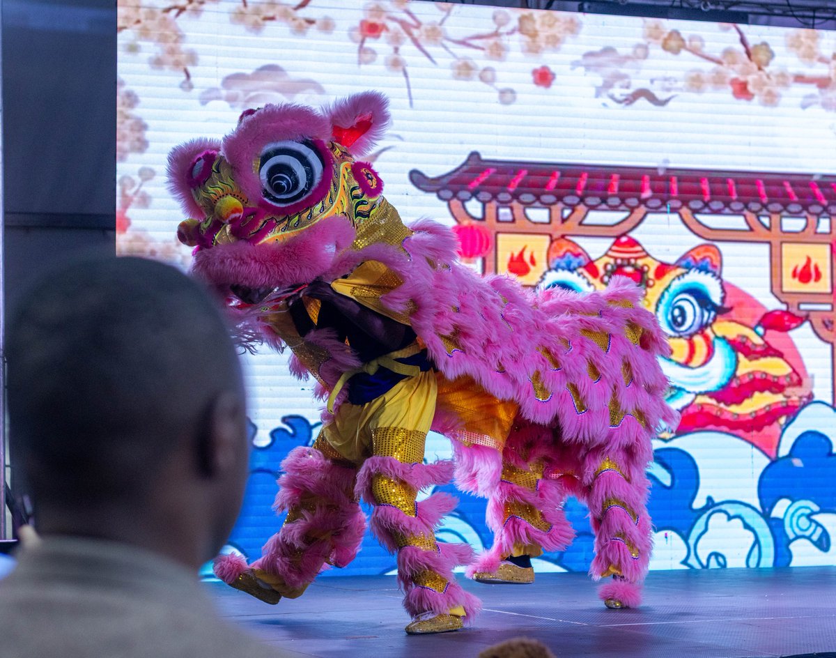 kitfest_ke's tweet photo. From flowing traditional robes to vibrant modern twists, every outfit told a story of heritage, artistry, and pride. A true showcase of Chinese culture through fashion at KITFest!
Show Tickets available at https://t.co/tVwOParWqE
#KaribuKitfest
#theatreke
#TheKitfestAt10 https://t.co/JBK0mO4hju