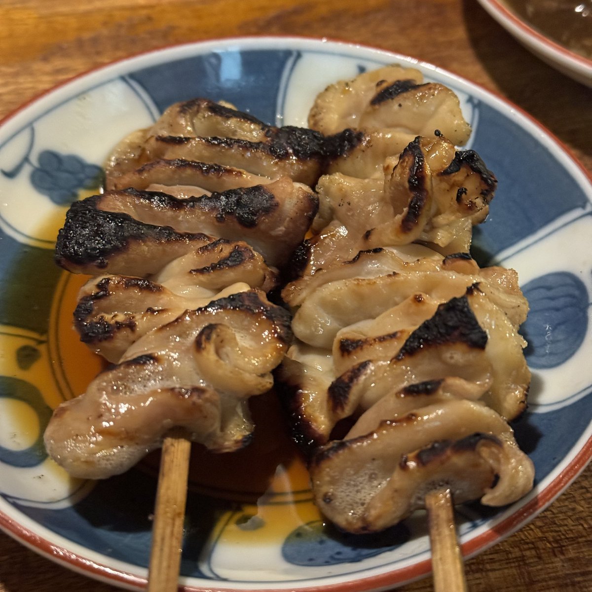 tinytinykingdom's tweet image. 金よ宇18時、マロちゃんの黒いの以外の煮込み👌シロはヨクヤキ派です😅美味しく楽しい二の字を満喫😋シンフォニーヒルズで、お笑いライブ、中川家に葛飾区をイジって頂き、楽しかったです、勿論、うめ割り酎ハイは外せない。
#あんちゃんの配慮に感謝