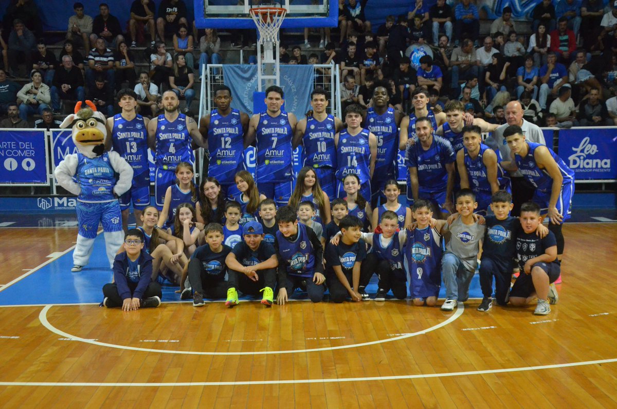 Santa Paula tweet media