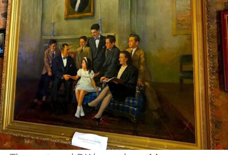 JDKromkowski's tweet image. In years past, I would play jazz (upright bass) every now then at jam in Baltimore&apos;s Little Italy. On the wall was painting of 7-year old@SpeakerPelosi and her family; perhaps commemorating election night of her father

Grazie per il tuo meraviglioso servizio al nostro paese.