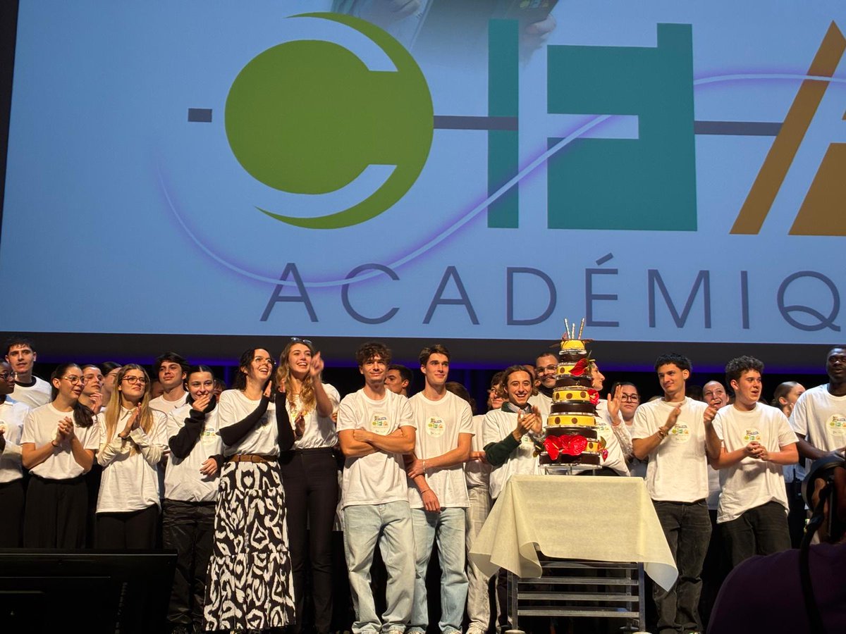 RANouvAquitaine's tweet image. 🎉 Le CFA académique de Poitiers fête ses 20 ans !
Bravo à toutes les équipes pour ces 20 années d’#engagement pour faire de l’#apprentissage une réussite. 
Aujourd&apos;hui le CFA académique de Poitiers c&apos;est : 
✅ 64 UFA
✅ 1 400 apprentis/an
✅ 1 000 formateurs
✅ 220 formations