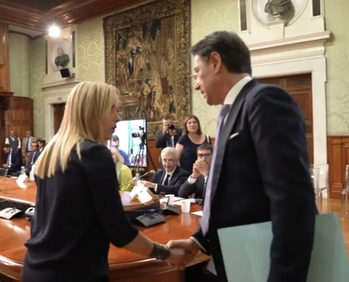 Qui è quando portai a Meloni la proposta per aumentare gli stipendi a 4 milioni di lavoratori col salario minimo. Lì per lì finse interesse per la proposta e disse che avrebbe lavorato con il Cnel di Brunetta a misure per gli stipendi. Ci siamo lasciati così e poi? Niente salario