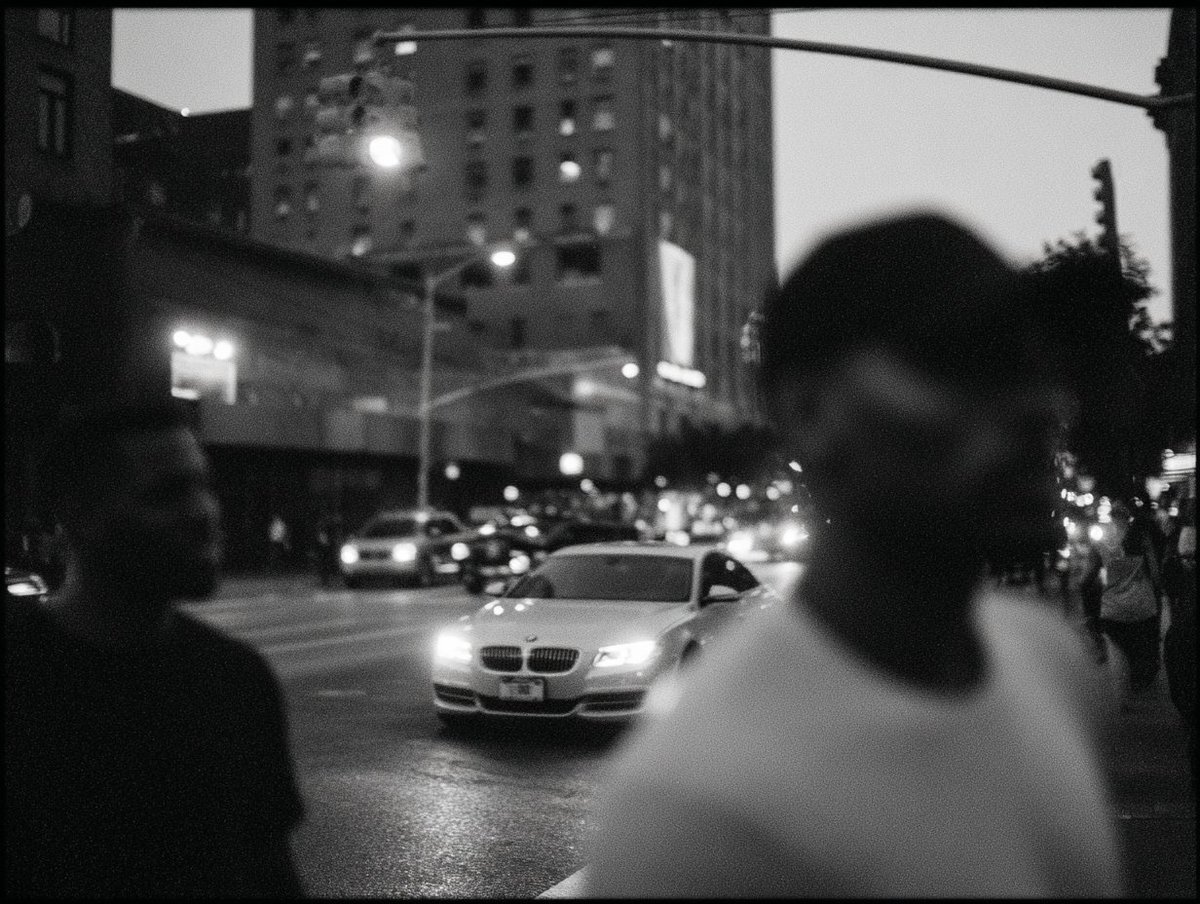 neural_aperture's tweet image. Streets of New York City — Vol. 3 / #Midjourney
