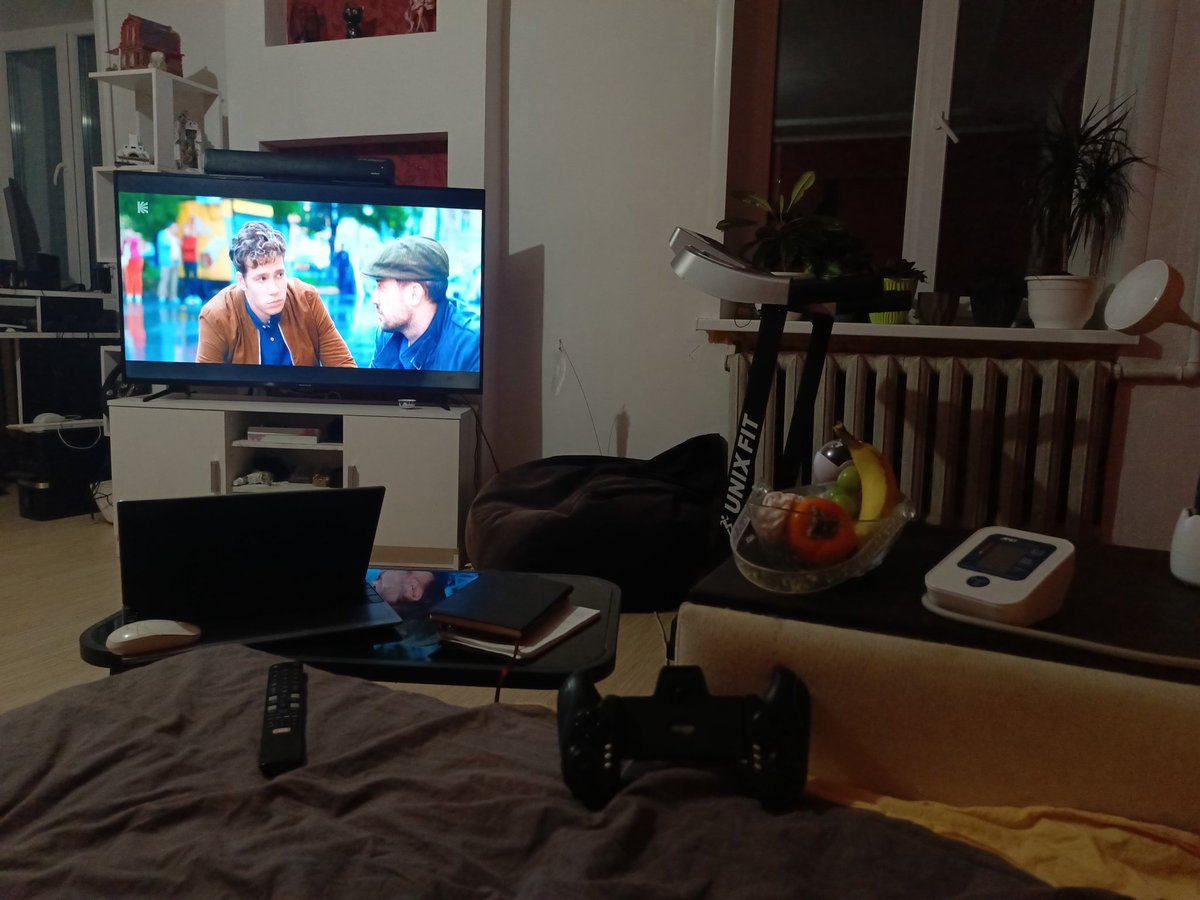 Пока как оказалось даже минимальные физические действия ухудшает состояние.
По минимуму получилось, разобрала сумки с продуктами и чуть обустроить себе лесбище, что бы все было под рукой и больше быть в спокойном состоянии.
Мля, не думала что это со мной может случиться