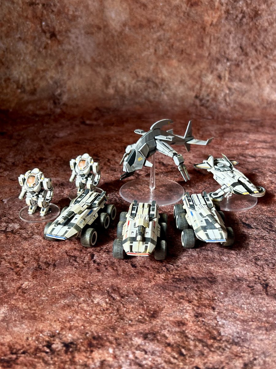 Jeffs_Effects's tweet photo. Happy #n7day ! My “Tanksgiving” battle royal force is painted and ready. The Systems Alliance and Cerberus join forces to battle the multiverse of invaders. The miniatures are scaled for 15mm. #n7day2025 #n7 #masseffect #bioware #miniatures #miniaturegaming #tanksgiving https://t.co/Qdv2frxw4H