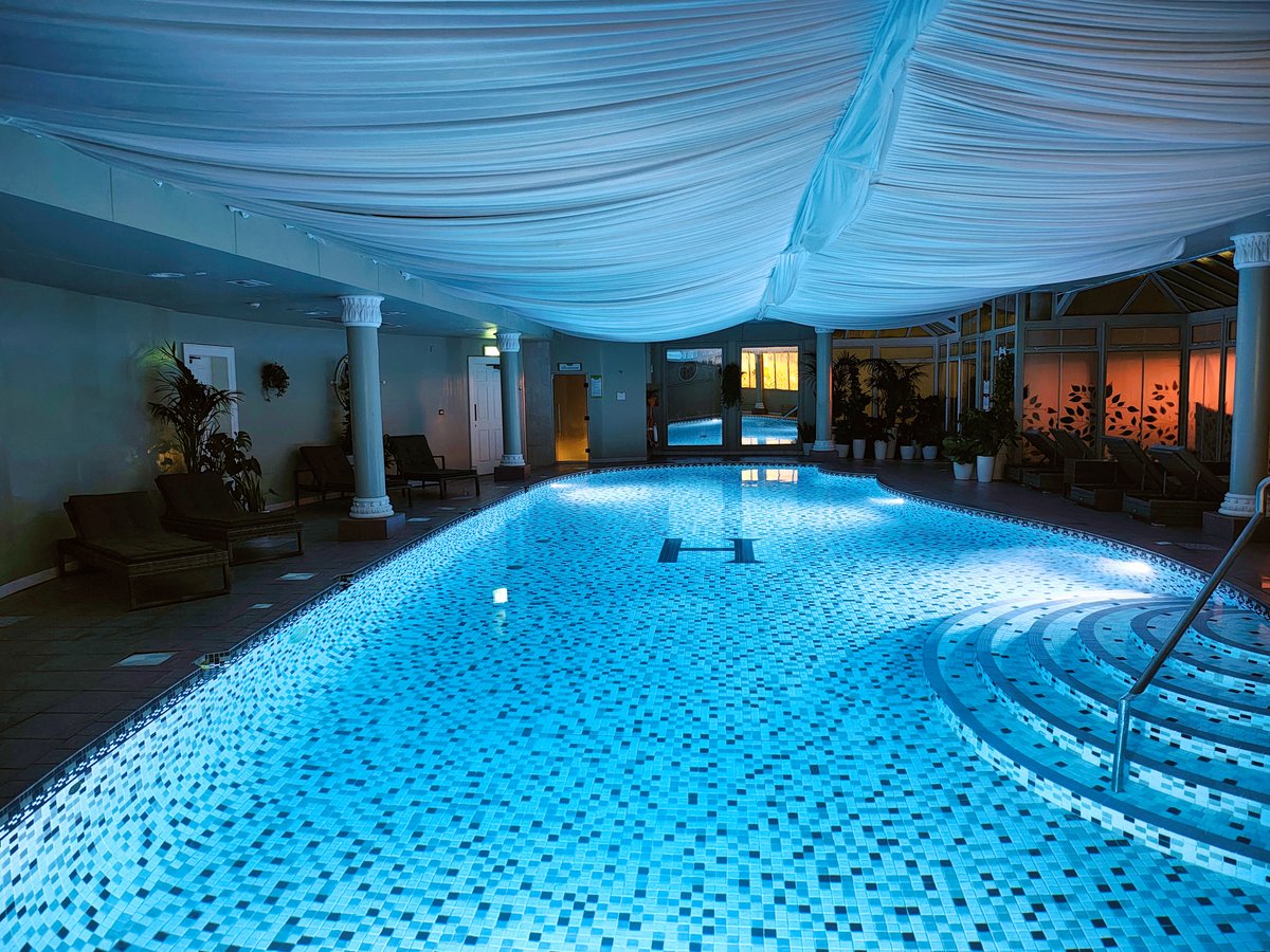 Review of a recent escape to <a href="/HayfieldManor/">Hayfield Manor Hotel</a> — lush gardens, turndown service, and total luxury just 15 minutes’ walk from Cork city centre. The full review is live: windowseatpreferred.com/2025/11/an-esc…

#IrelandTravel #Cork #LuxuryTravel #HotelReview