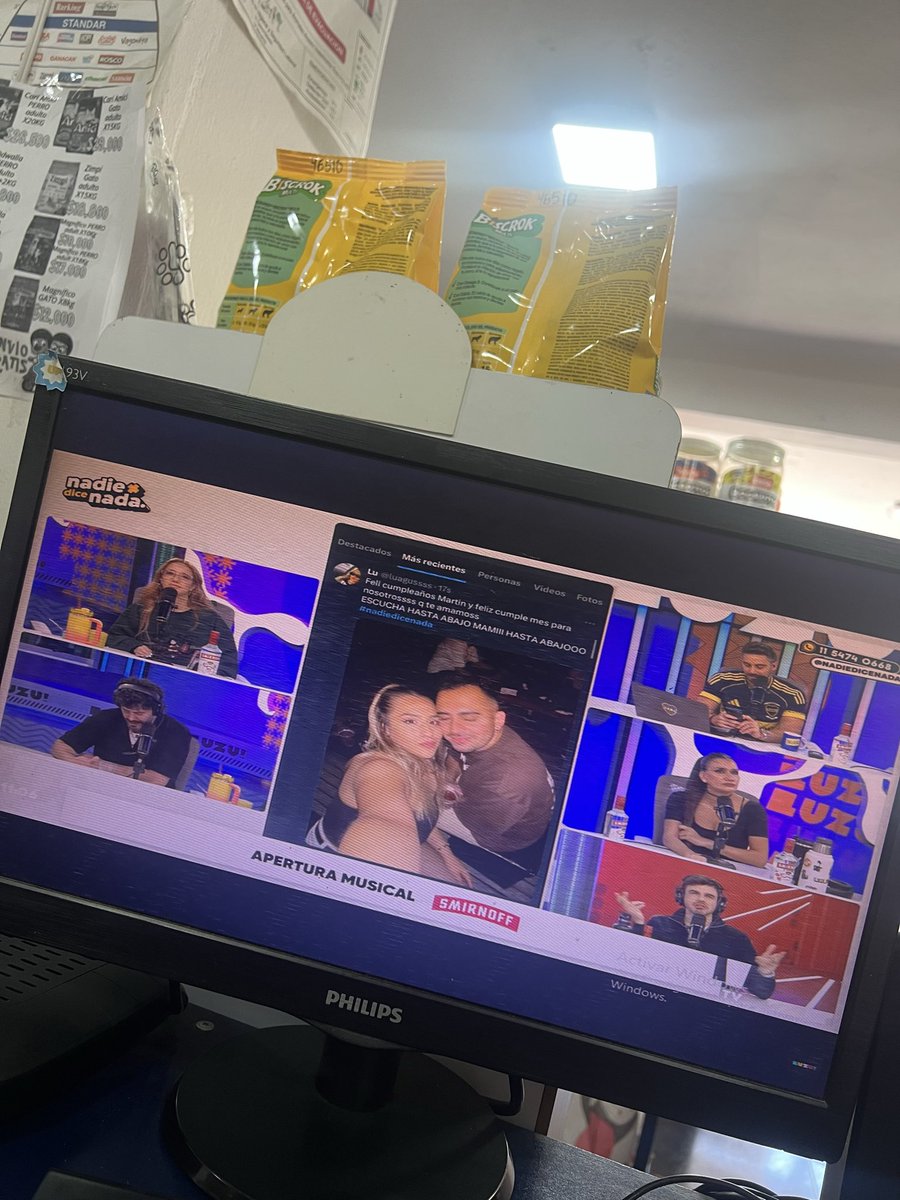 jonathanaguer0's tweet photo. @luagussss Te amoooo, quedé en mono avión cuando lo vi en vivo jajajaja feliz mes, te amooo💖💖💖 https://t.co/MkIWZar19H