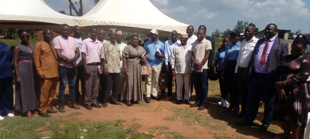 RDC <a href="/LocalMayuge/">Mayuge District LG</a>, Lt. Hajji Walugembe Aramandhani yesterday commissioned a UGX: 400M solar water  project in Mitimito village, constructed by <a href="/Lifewater/">Lifewater International</a>. The initiative will enhance water access, sanitation, and hygiene. RDC also thanked the Gov't 4 allowing IPs to operate in Ug.