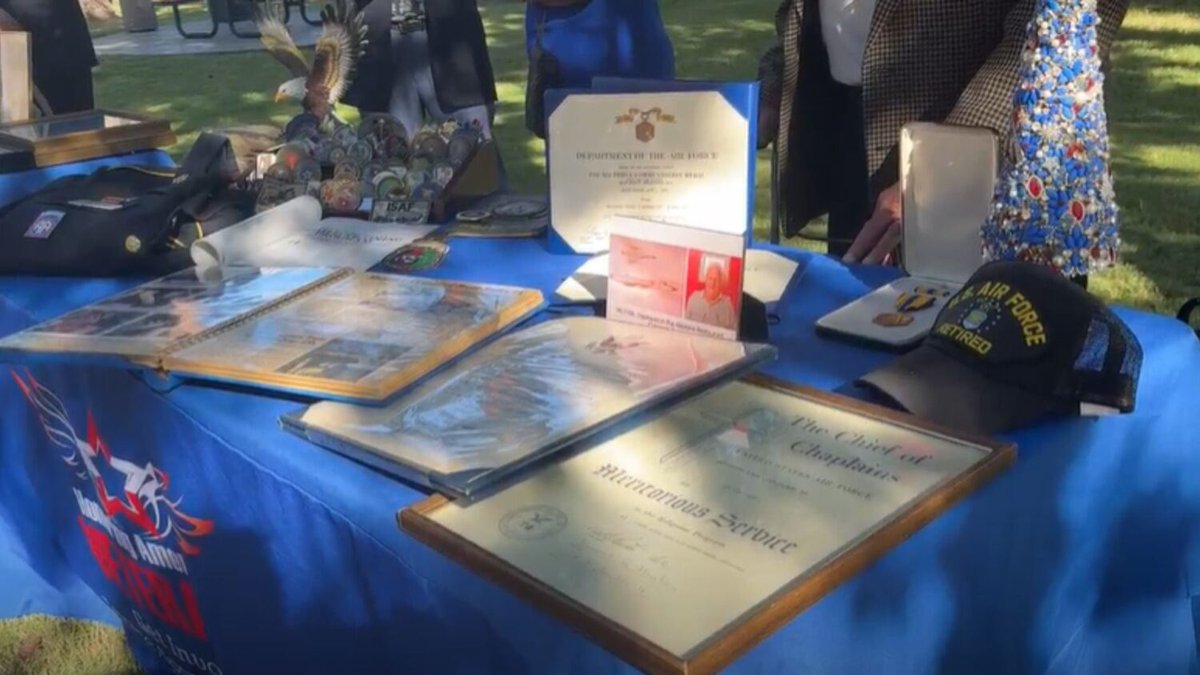 From the battlefield to being a grand marshal in the Phoenix Veterans Day Parade: Vietnam vet Roger Sandeen is being honored for his heroism. 

<a href="/ColtonKrolak/">Colton Krolak</a> spoke to Sandeen and learned what this honor means to him: ktar.com/arizona-news/p…

Photos: Colton Krolak/KTAR News