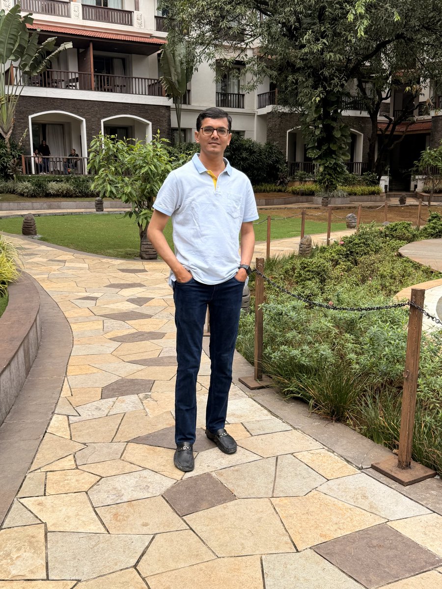 manishkapadiya's tweet image. એમ્બેવેલી માં પરિવાર સાથેના અમૂલ્ય પળો 💖
પ્રકૃતિની વચ્ચે શાંતિ, પ્રેમ અને આનંદનો અદભૂત અનુભવ 🌿✨
#AambyValley #FamilyTime #NatureVibes #MemorableMoments #ManishKapadiya