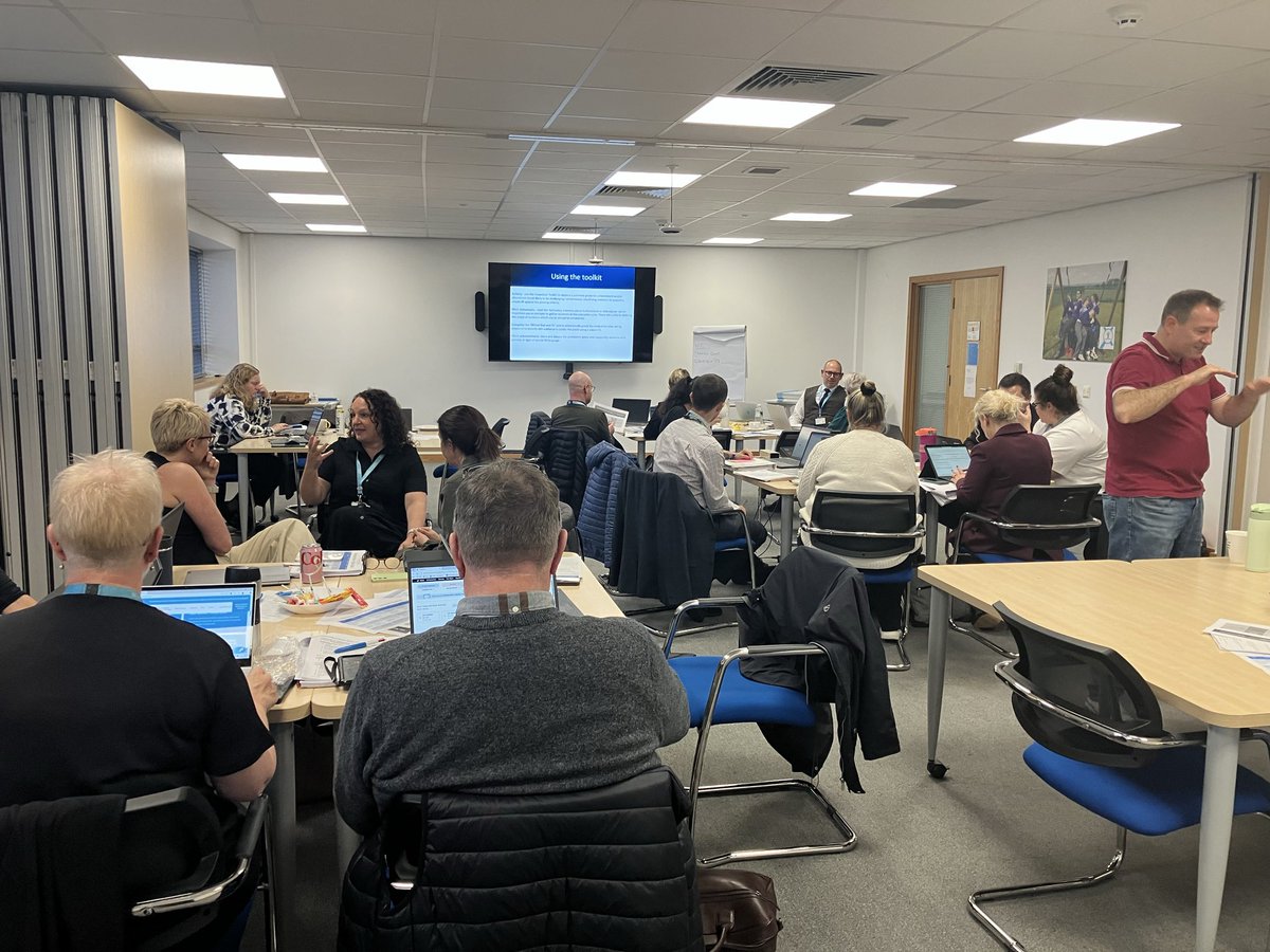 Darren Dickinson tweet media