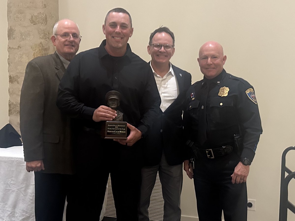 Had a great night celebrating at the annual Edmond Police Department Appreciation Banquet! 
A huge thank-you to the Edmond Citizens Police Academy Alumni Association (ECPAAA) for their hard work and dedication throughout the year in making this special evening possible.