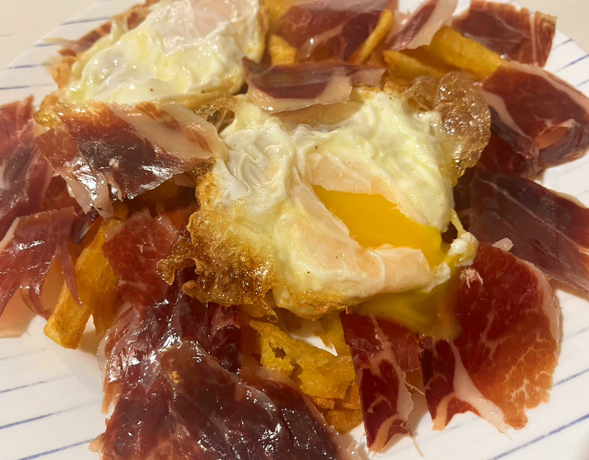 Nos han regalado güebos de pueblo y en Ca Neri no se contempla otra forma de comerlos.