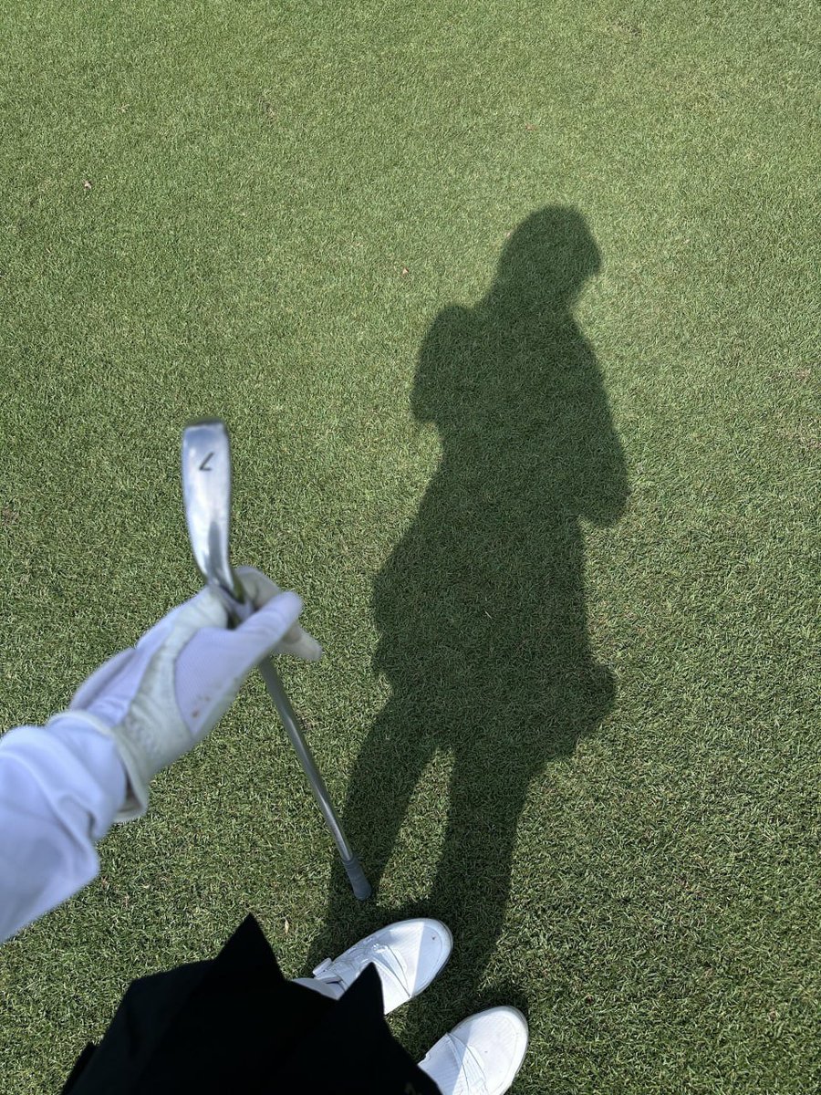LohseDanilo's tweet photo. Swinging into the weekend like… ⛳️ Nothing beats a sunny day on the golf course with friends. Perfect way to clear the mind and enjoy the game! #GolfVibes #WeekendRound #GolfLife https://t.co/aSJljFh9LK