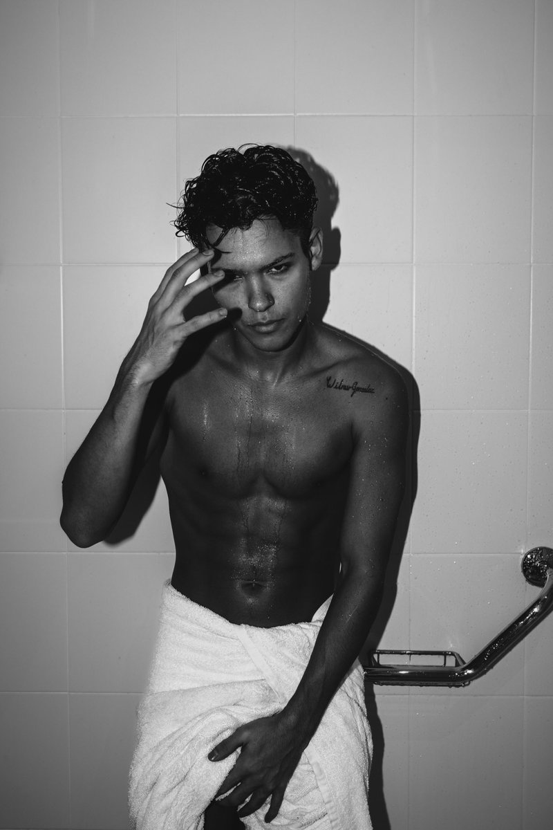 OmarRudberg's tweet photo. Stream Malandro!!!! https://t.co/jfH8p9aIJU https://t.co/VofrUl4zqM
