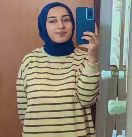 Rojin'in babası Nizamettin Kabaiş:

“WhatsApp üzerinden ‘Bu davadan vazgeçin, elimizdesiniz’, ‘Peşini bırakmazsanız sizin de ölümünüz yakın’ gibi mesajlar alıyorum.

Biz onlardan korkmayız, kimseden de çekinmeyiz.”