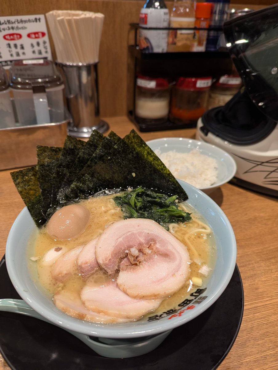 kabulera's tweet photo. 夜走りとラーメンはセット https://t.co/PqUBLWDBYK