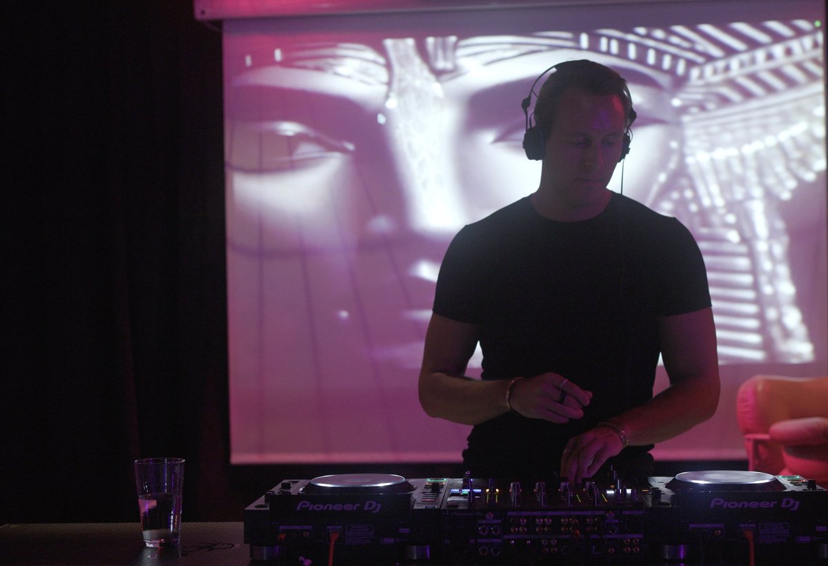 Bradfordpedia's tweet image. We've been building on @Livepeer for 3 years and were one of the first projects pushing AI for creative industries. Our product VPM uses their decentralized video infrastructure and we have been testing real-time visuals through their solution @DaydreamLiveAI 

2/4