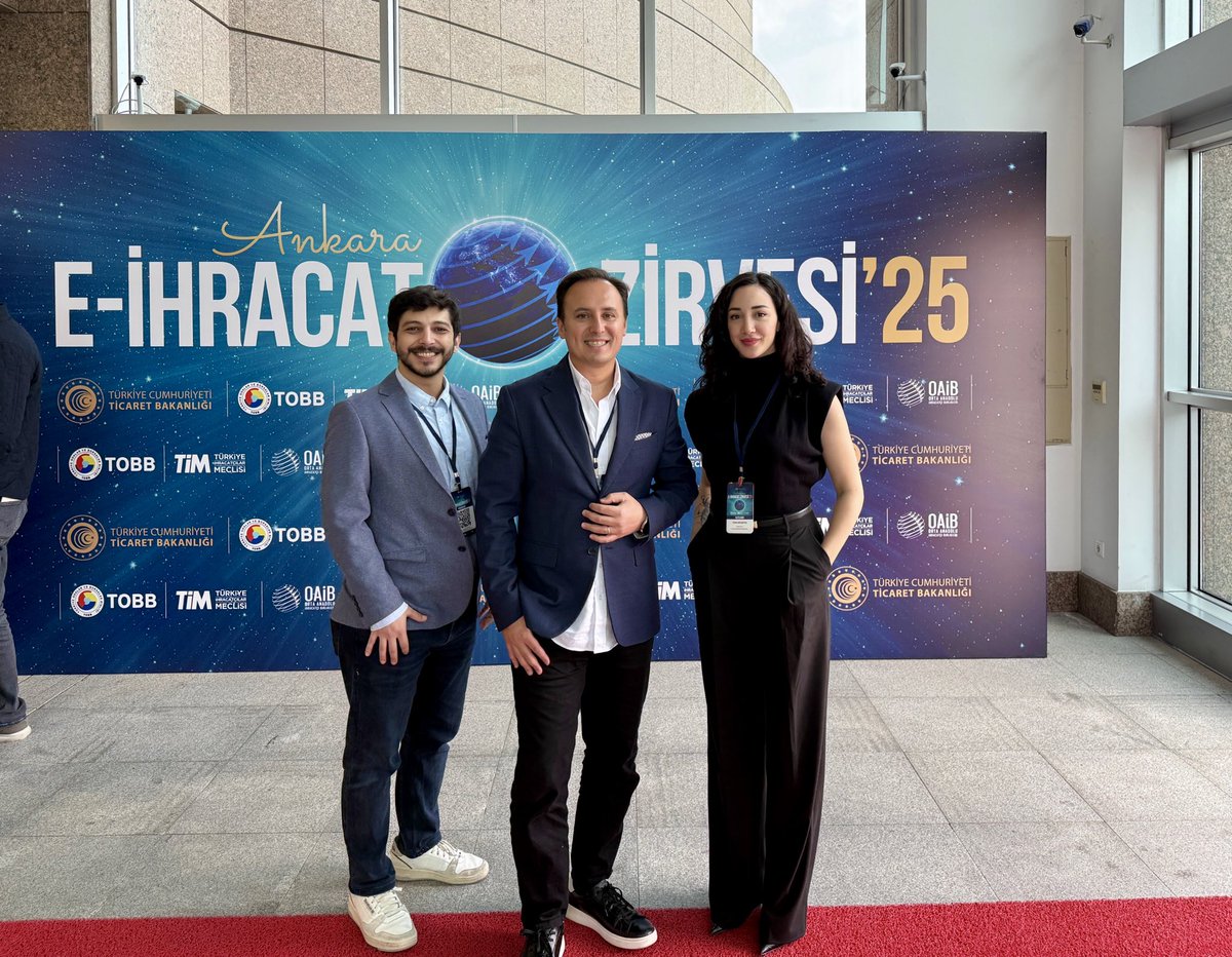 Cenoa ekibi bu hafta Ankara’da düzenlenen E-İhracat Zirvesi’ndeydi! Ticaret Bakanlığı, TOBB ve TİM’in iş birliğiyle gerçekleşen zirvenin ana gündemi, 6 trilyon dolarlık global e-ticaret hacminin Türkiye için sunduğu tarihi fırsatlar. 🌎

Türkiye’de e-ihracat 2024’te 6,5 milyar