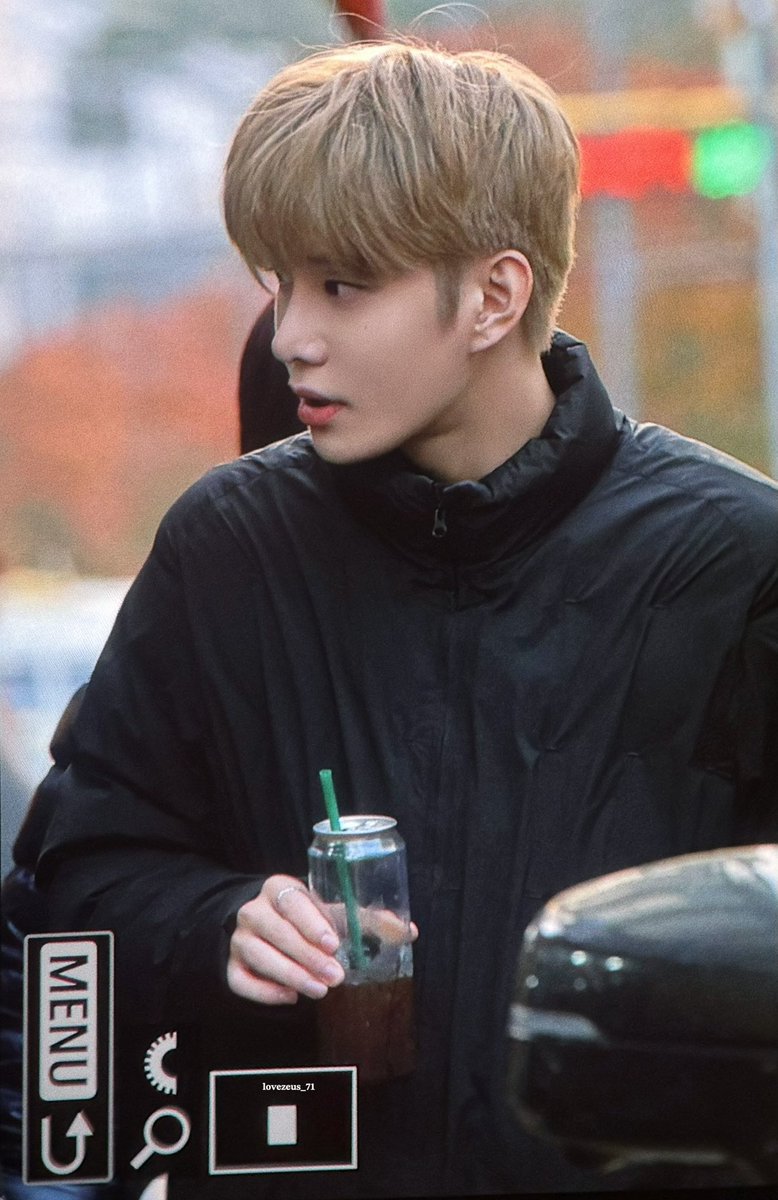 아니이분지금어디있냐고요 지금 정우오빠 ㅈㄴ 쎅씨해서 군대가면안된다고지금당장저분을찾아야된다고