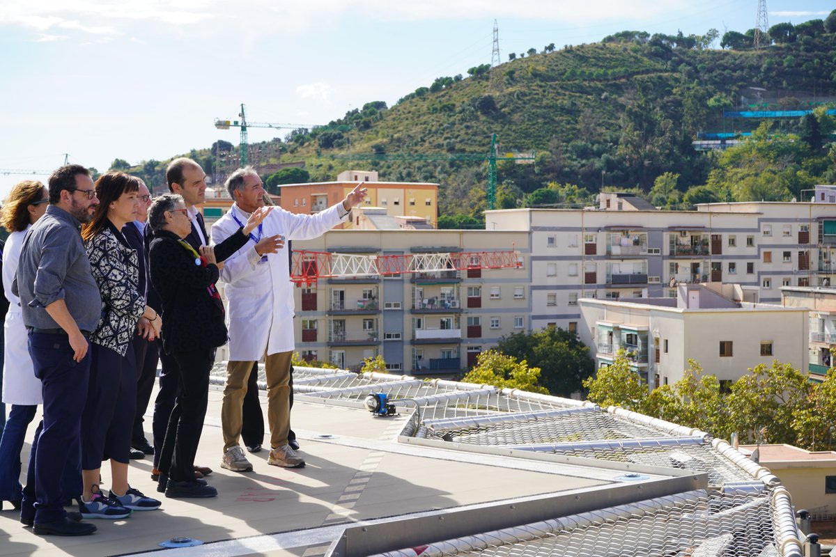 vallhebron's tweet photo. Els consellers de @govern, @AlbertDalmau, i @salutcat, Olga Pané, coneixen el #NouValldHebron, l’hospital del futur.

Un projecte que transforma espais, tecnologia i models assistencials per oferir una atenció més personalitzada i eficient. 👇

https://t.co/bP9ukmTDzl https://t.co/JiMMEqrxRn