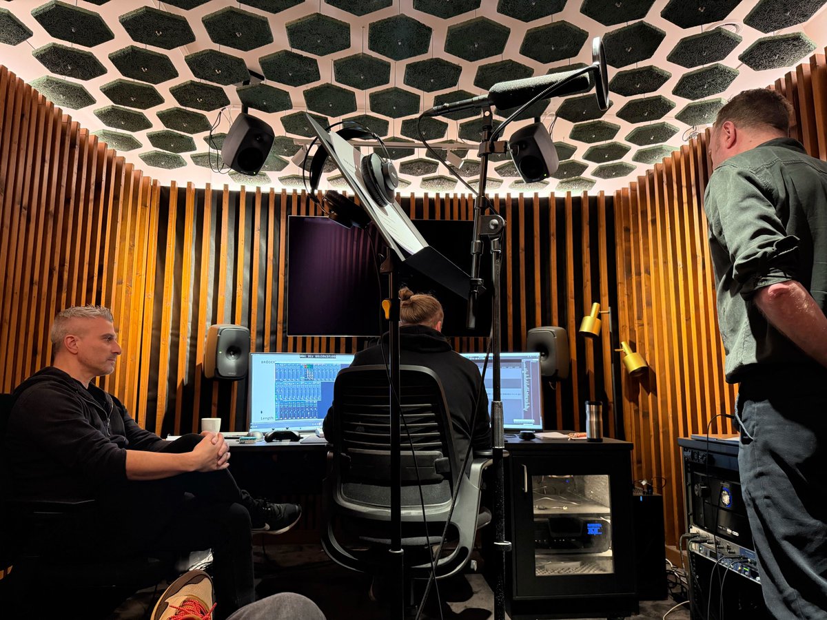 Every city has a voice.
Ours just found its tone; raw, cold, and human.
We’re recording truth, not lines.

#LiquidSwords