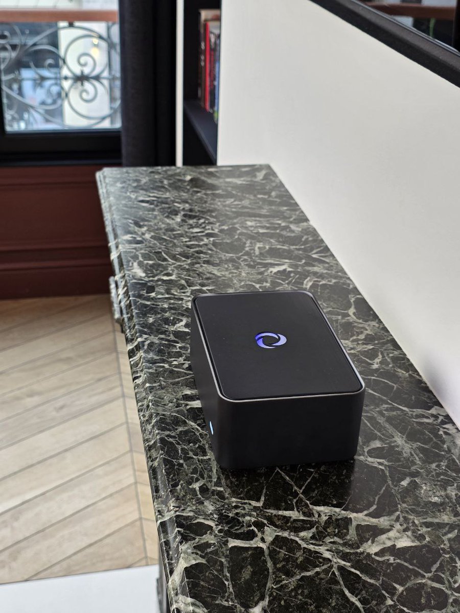 This small box:

• Physically decentralizes blockchains
• Is more ecological than data centers
• Earns passive rewards daily
• Consumes almost no electricity

Powerful yet simple.