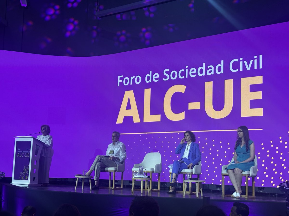 Hoy y mañana estaré representando al <a href="/CirculoPA/">Círculo de Políticas Ambientales</a> en el Foro de Sociedad Civil ALC-UE en Santa Marta, Colombia, previo a la Cumbre de jefes de Estado. Cooperación y seguridad de las organizaciones son temas en la agenda. Gracias a la UE y al gobierno de Colombia por la invitación.