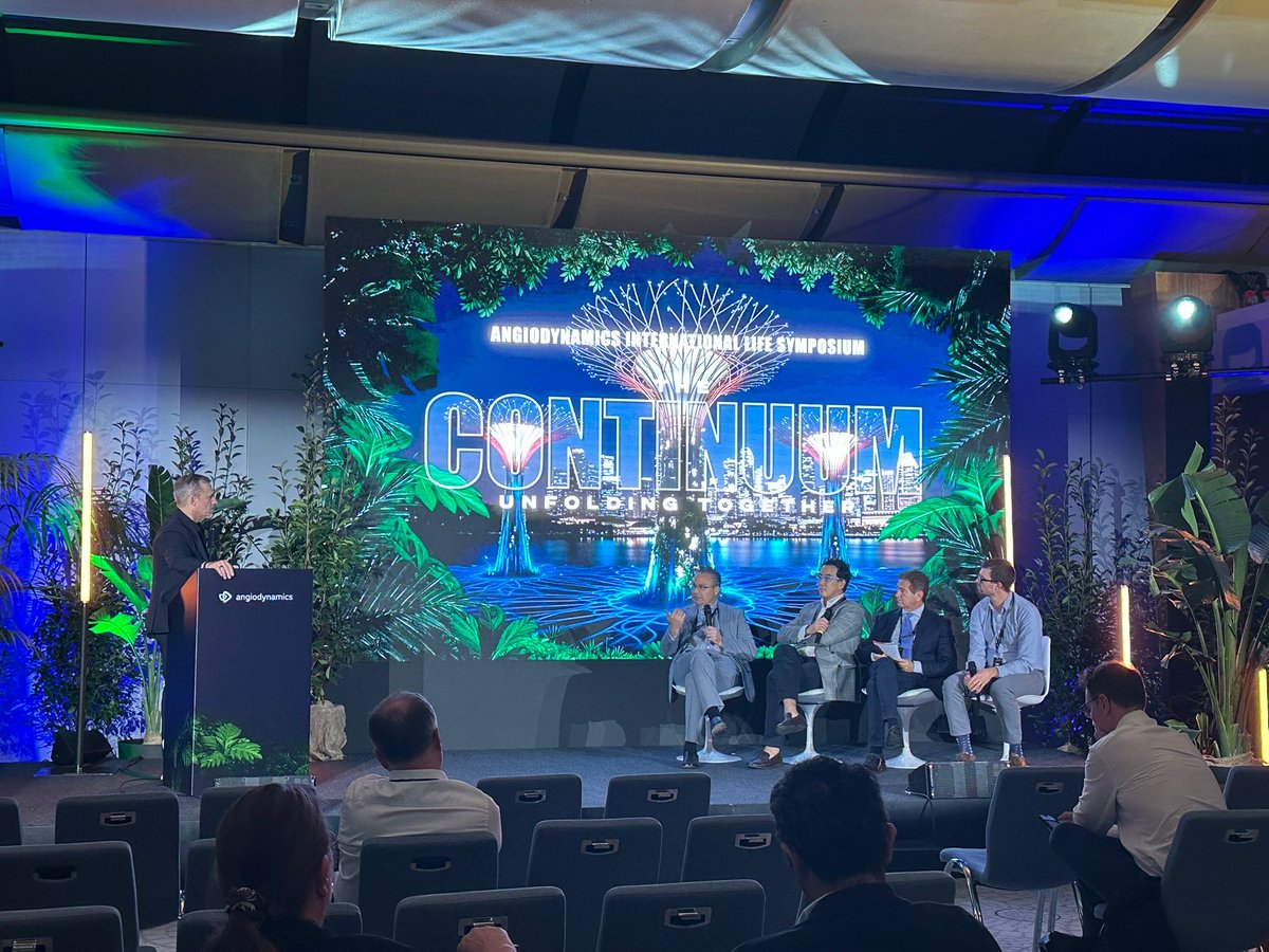 BLeis2023's tweet photo. @angiodynamics symposium in Monte Carlo - rich panel discussion with @BobbyYanagawa and others on RSIE management and patient selection for intervention. 👍🏽 https://t.co/Oi1sx27NPD