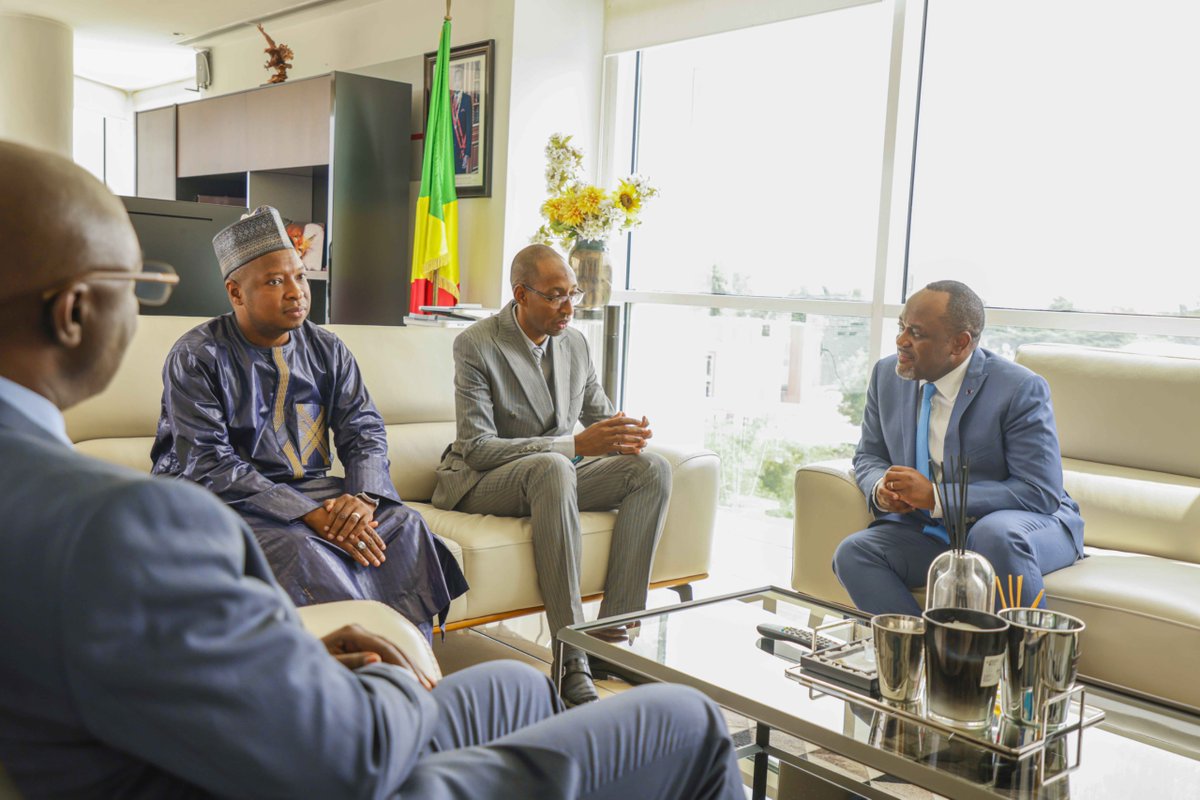 ARPCECongo's tweet image. Sous le haut patronage du DG Louis Marc SAKALA, l’ARPCE a organisé les Journées de la Régulation Postale 2025 autour du thème : « Analyse de l’évolution du marché postal et amélioration de la qualité de service ».
#ARPCECongo #Postes