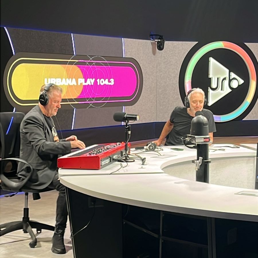 AHORA en <a href="/perroscalleok/">Perros de la Calle 📻</a> junto a <a href="/andykusnetzoff/">Andy</a> y equipo 

Pueden escucharlo en <a href="/UrbanaPlayFM/">Urbana Play 104.3 FM</a> 👉 youtube.com/watch?v=-ObrID…