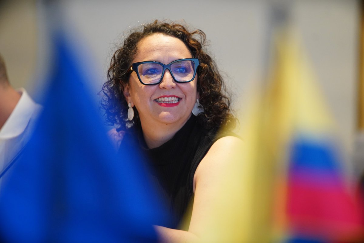 MinjusticiaCo's tweet photo. #AEstaHora | En Santa Marta 📍, la directora de Política de Drogas del @MinjusticiaCo, Marcela Tovar Thomas (@tovarthmarcela) participa en el III Diálogo Bilateral sobre Drogas Colombia – Unión Europea🇪🇺 , para abordar temas como el control de precursores, políticas de reducción de daños y riesgos, respeto a los derechos humanos y atención diferenciada según contextos y poblaciones. #ColombiaEsCELAC