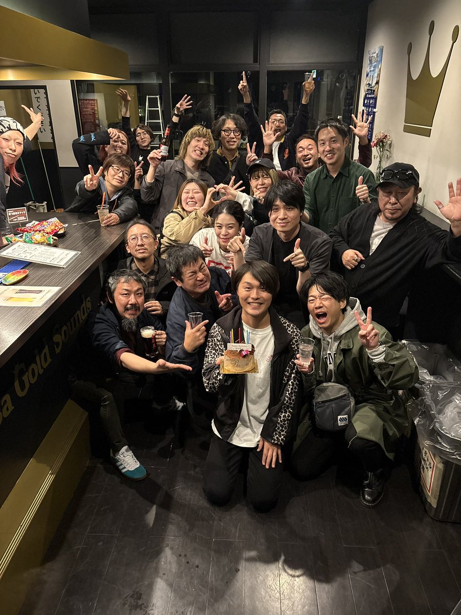 GoldSounds1's tweet image. 本日はGoldSoundsのギターリストといえば！
マツキンさんの生誕前夜祭🎂
仲間達と大変ハッピーな一夜でした✨

2025.11.7(金)
Gold Sounds pre.『Asakusa Meeting』
～松金、今年の秋 新しい始まり2025～前夜祭

#重田基喜
#MYproject.
#RabiCat
#brightonemarcopolo
#三輪美樹生ft竹ちゃん
#EGGTOP