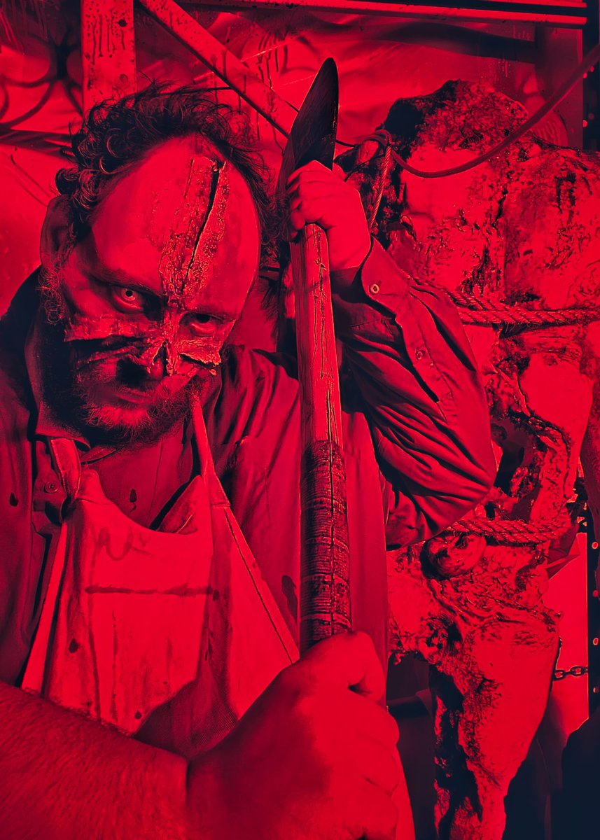 Chop. Chop. Chop. CLOSER!😈
Be ready this weekend for a haunting experience that will leave you scarred at Pasaje del Terror… book now to save on your visit😈 #horror #blackpool #online #chop #axe #scary #pasaje #pasajedelterror #pleasurebeach #experience #scaremaze #haunted