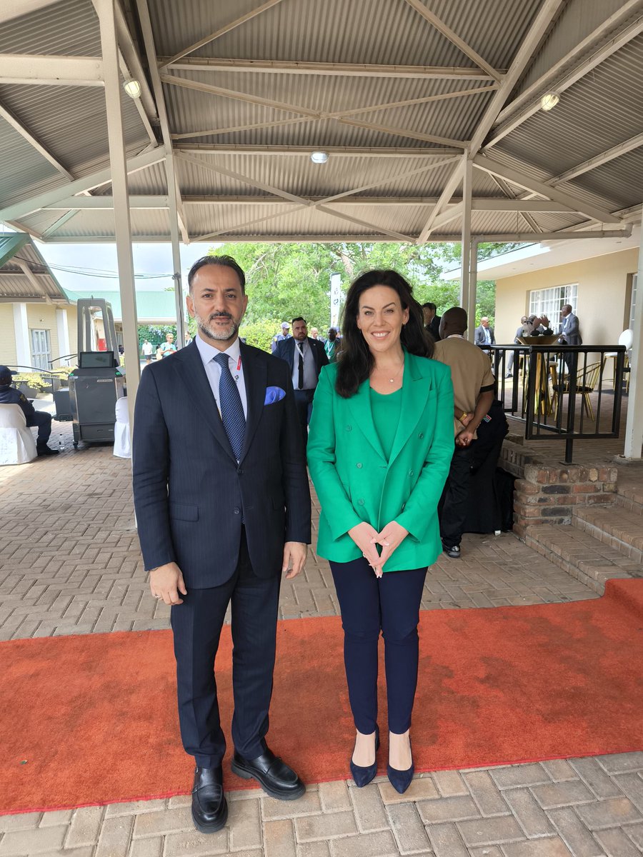 AzizAlperBiten's tweet photo. 📍Güney Afrika 

G20 2025 Sağlık Bakanları Toplantısı için bulunduğumuz Güney Afrika’da; Endonezya, ABD, Almanya, Rusya, İtalya, Fransa, İspanya, Güney Afrika, İrlanda, İngiltere, Kore, Hindistan, BAE, Suudi Arabistan, Hollanda, Kongo, Afrika CDC bakanları ve heyet başkanları ile ülkelerimiz arasında ikili işbirlikleri alanlarında görüşme gerçekleştirdik.
@disabgm 
@saglikbakanligi