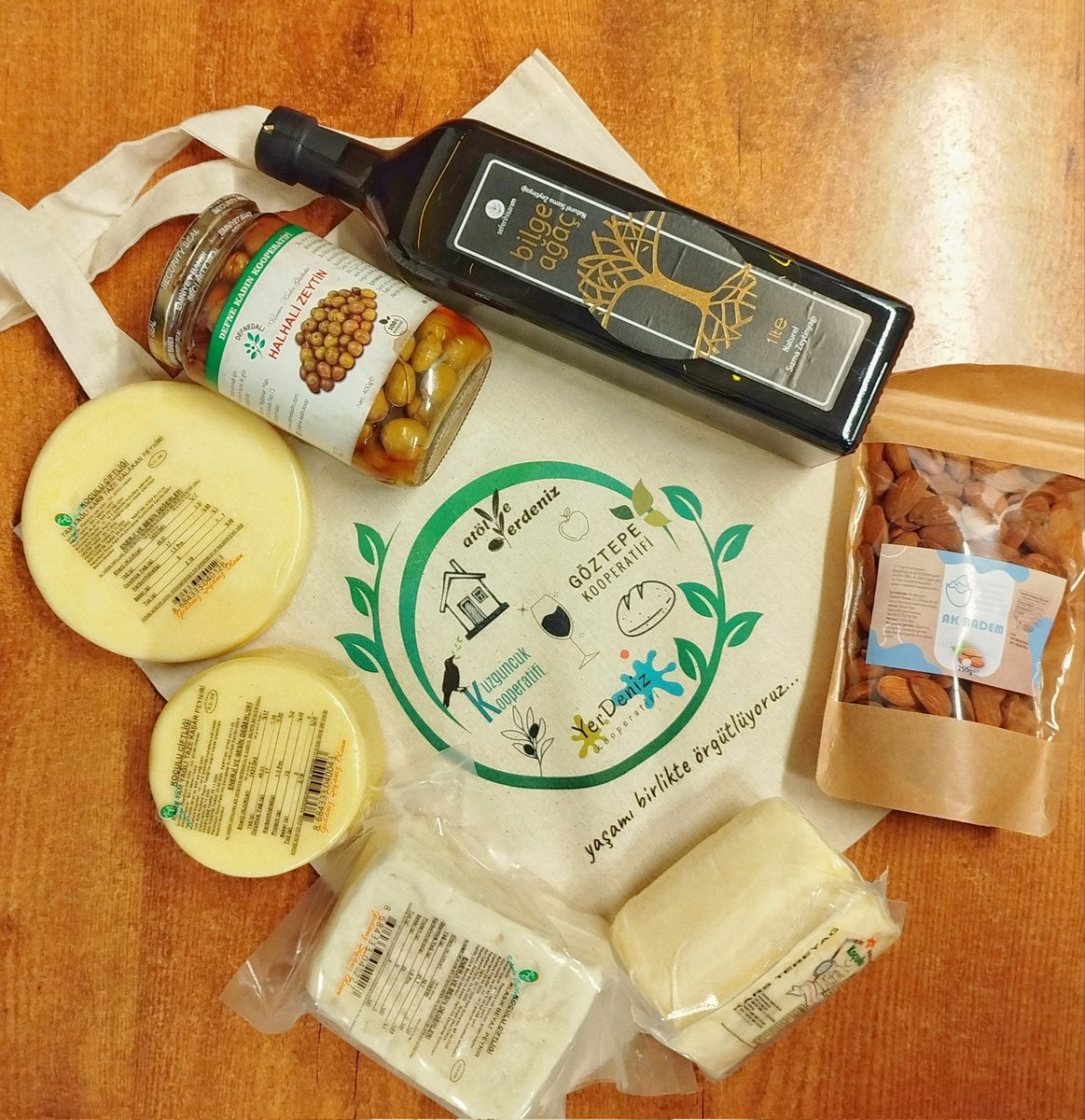 GoztepeKoop's tweet image. Bakliyattan taze sebze ve meyveye, peynirde zeytine her ürün için gelin üretici hikayelerinden, üretim süreçlerine birlikte konuşalım 🙃 

#göztepekoop #kooperatifçilik #kooperatif #dayanışma #gıdahakkı #gıdaegemenliği #yaşamıbirlikteörgütlüyoruz