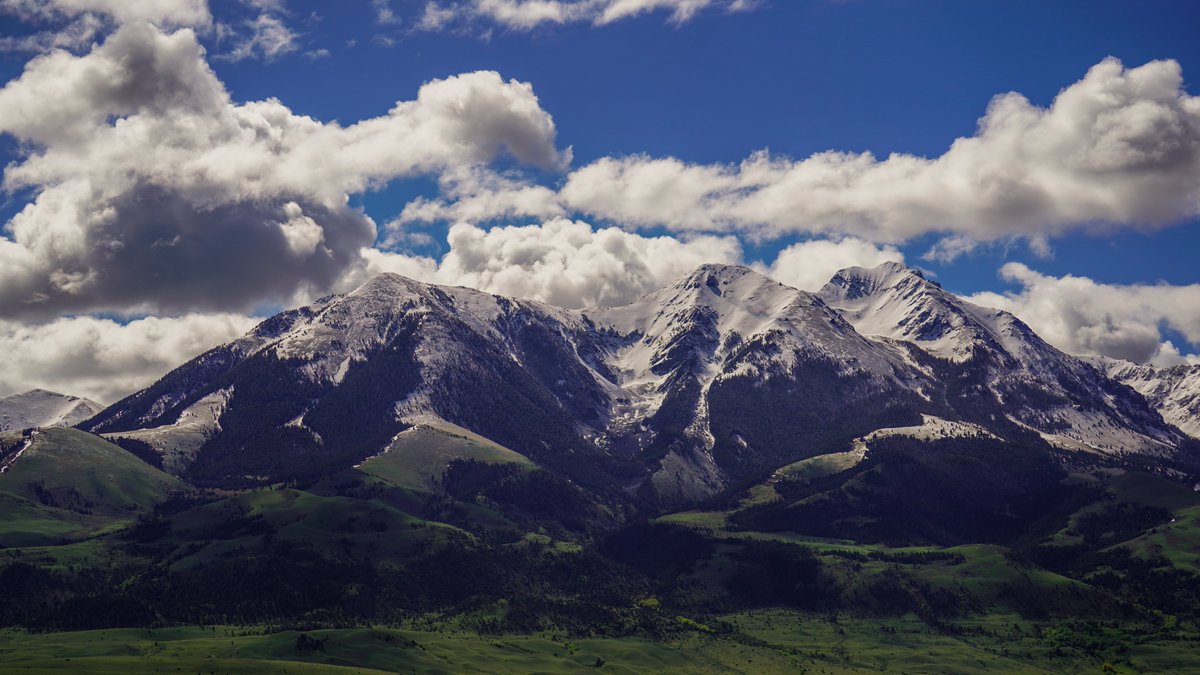 sleuthin's tweet image. Gm, friends! 🌄

A little reminder: mountains don’t rush, yet they rise higher every day. Keep climbing. ⛰️