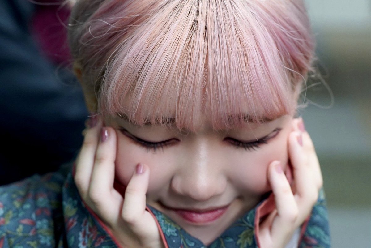 nyt_m0m0's tweet image. 学祭のアルバム見返してたら有り得ない写真あった