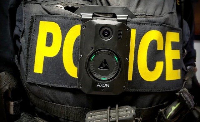 Lambton OPP will soon be wearing body-cams petrolialambtonindependent.ca/2025/11/07/lam…